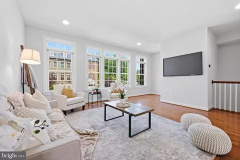 Living - 7533 Pelham Way, Hanover, MD 21076 photo 4 of 4
