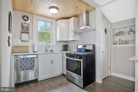 Kitchen - 1609 Bentley Rd, Edgewater, MD 21037 photo 2 of 4