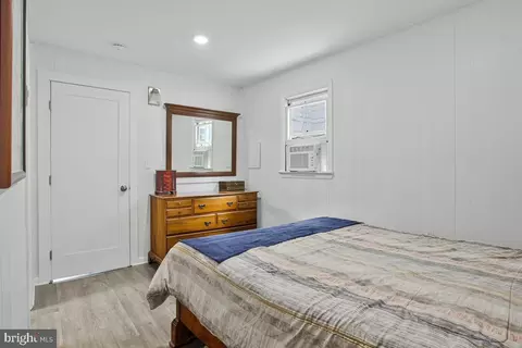 Bedroom - 1609 Bentley Rd, Edgewater, MD 21037 photo 4 of 4
