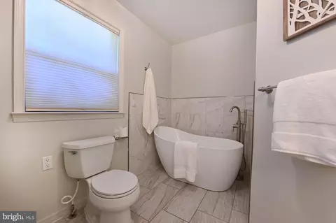 Bath - 4119 Waterview Dr, Edgewater, MD 21037 photo 1 of 3