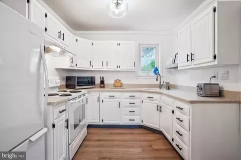 Kitchen - 3904 Dogwood Trl, Edgewater, MD 21037 photo 1 of 1