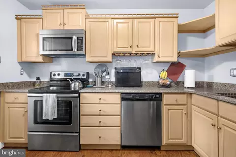 Kitchen - 1013 Cape Splitt Harbour, Pasadena, MD 21122 photo 1 of 2