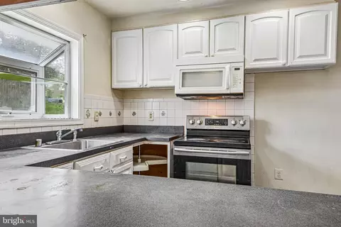 Kitchen - 347 Marganza S, Laurel, MD 20724 photo 2 of 3