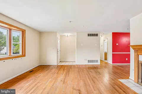 Living - 347 Marganza S, Laurel, MD 20724 photo 4 of 8