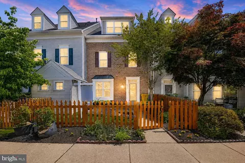 8733 Orchard Green Ct, Odenton, MD 21113