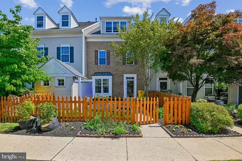 8733 Orchard Green Ct, Odenton, MD 21113