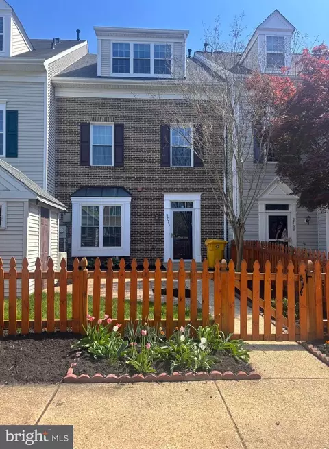 8733 Orchard Green Ct, Odenton, MD 21113
