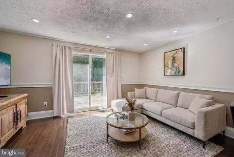 3636 Saltwood Gln, Pasadena, MD 21122