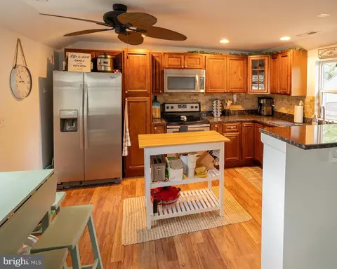 Kitchen - 1816 Cremen Rd, Pasadena, MD 21122 photo 4 of 4