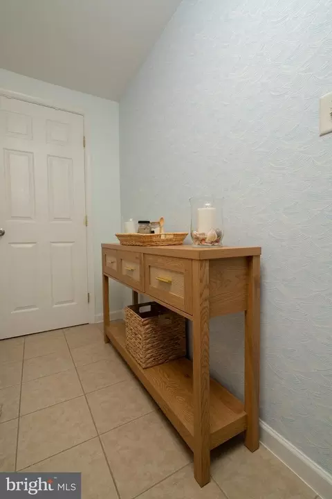 Entry Way - 1816 Cremen Rd, Pasadena, MD 21122 photo 1 of 1