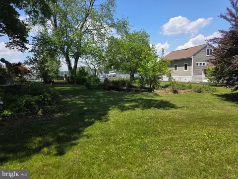Exterior - 145 Edgewater Dr, Edgewater, MD 21037 photo 35 of 46