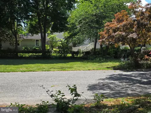 Exterior - 145 Edgewater Dr, Edgewater, MD 21037 photo 44 of 46