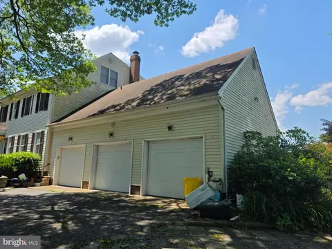 Exterior - 145 Edgewater Dr, Edgewater, MD 21037 photo 18 of 46