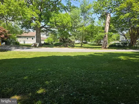 Exterior - 145 Edgewater Dr, Edgewater, MD 21037 photo 42 of 46