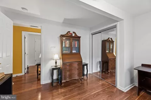 Entry Way - 243 Mallard Dr, Pasadena, MD 21122 photo 4 of 4