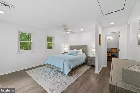 Bedroom - 243 Mallard Dr, Pasadena, MD 21122 photo 1 of 6