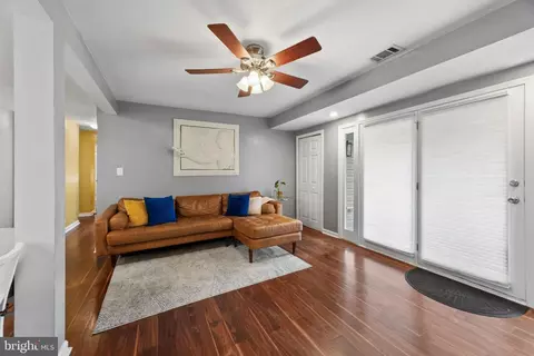 Entry Way - 243 Mallard Dr, Pasadena, MD 21122 photo 3 of 4