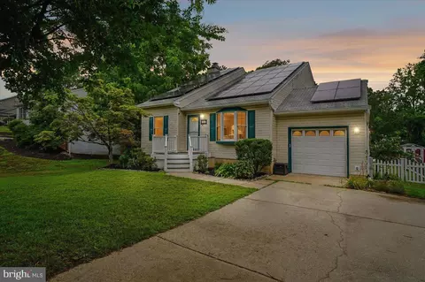 Exterior - 726 Hillcrest Dr, Annapolis, MD 21409 photo 4 of 8