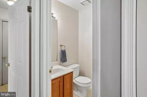 Entry Way - 726 Hillcrest Dr, Annapolis, MD 21409 photo 3 of 5