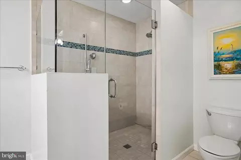 Bath - 726 Hillcrest Dr, Annapolis, MD 21409 photo 2 of 3