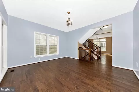 8232 Lyndhurst St, Laurel, MD 20724 photo 4