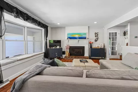 Living - 45 Sierra Ln, Arnold, MD 21012 photo 2 of 3