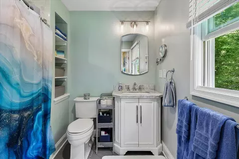 Bath - 45 Sierra Ln, Arnold, MD 21012 photo 2 of 4