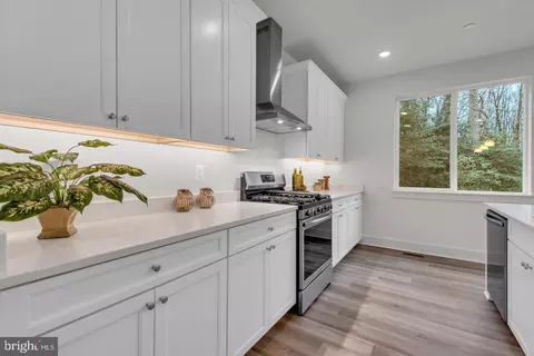 Kitchen - 6607 Lost Fox Ln, Hanover, MD 21076 photo 1 of 1