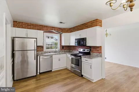 7910 S Cartier Ct, Severn, MD 21144