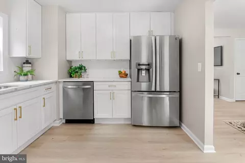 Kitchen - 603 Chapelgate Dr, Odenton, MD 21113 photo 3 of 3