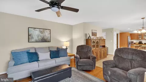 Entry Way - 1120 Charing Cross Dr, Crofton, MD 21114 photo 8 of 11