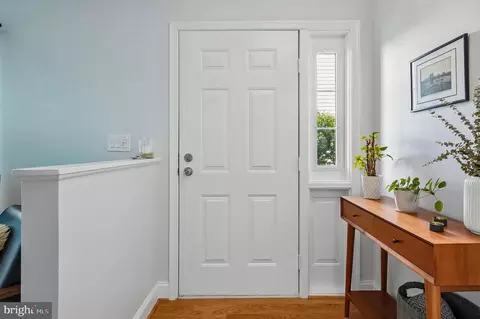 Entry Way - 422 First St, Annapolis, MD 21403 photo 2 of 2