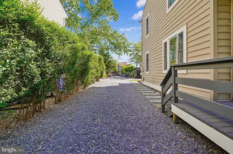 Exterior - 422 First St, Annapolis, MD 21403 photo 5 of 6