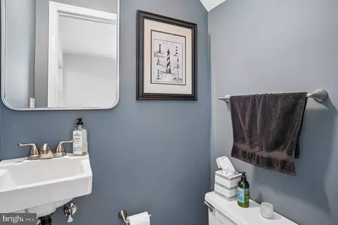 Entry Way - 422 First St, Annapolis, MD 21403 photo 1 of 2