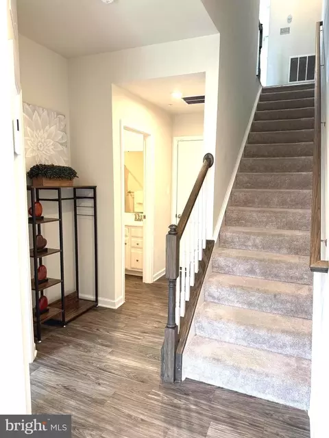 Entry Way - 3111 Potters Hill Rd, Hanover, MD 21076 photo 9 of 10