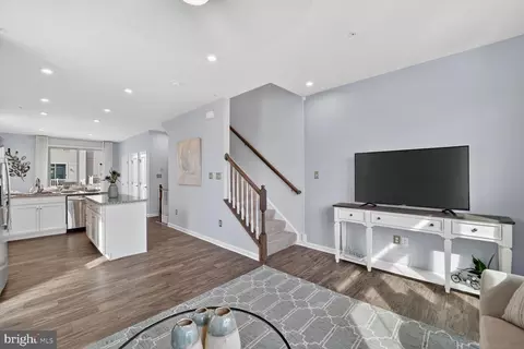 Entry Way - 3111 Potters Hill Rd, Hanover, MD 21076 photo 6 of 10