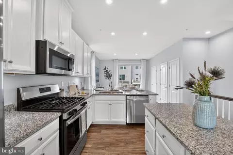 Entry Way - 3111 Potters Hill Rd, Hanover, MD 21076 photo 3 of 10