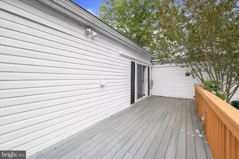 Exterior - 7720 W Shore Rd, Pasadena, MD 21122 photo 13 of 19