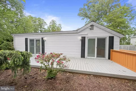 Exterior - 7720 W Shore Rd, Pasadena, MD 21122 photo 6 of 19