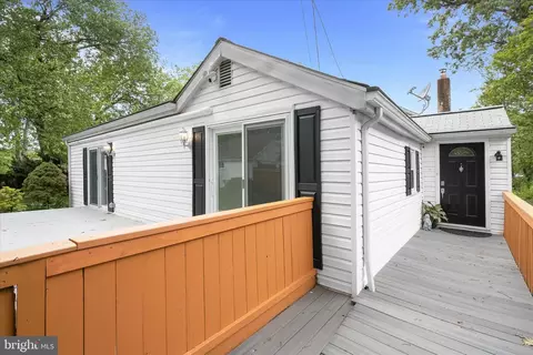 Exterior - 7720 W Shore Rd, Pasadena, MD 21122 photo 4 of 19