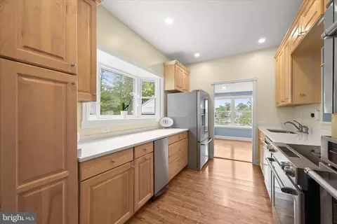 Kitchen - 7720 W Shore Rd, Pasadena, MD 21122 photo 1 of 2
