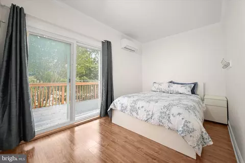 Bedroom - 7720 W Shore Rd, Pasadena, MD 21122 photo 1 of 8