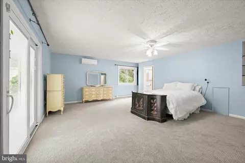 Bedroom - 7720 W Shore Rd, Pasadena, MD 21122 photo 3 of 8