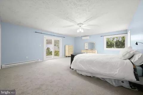 Bedroom - 7720 W Shore Rd, Pasadena, MD 21122 photo 4 of 8