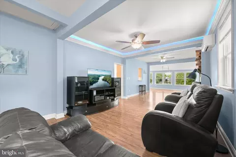 Living - 7720 W Shore Rd, Pasadena, MD 21122 photo 5 of 5