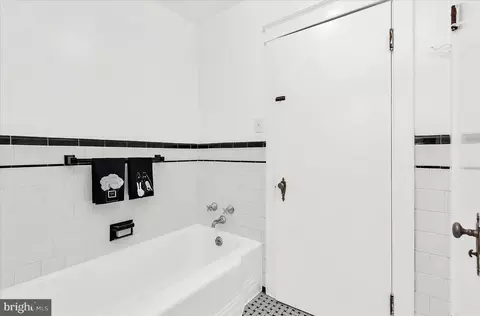 Bath - 1378 Odenton Rd, Odenton, MD 21113 photo 2 of 5