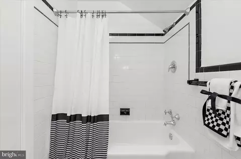 Bath - 1378 Odenton Rd, Odenton, MD 21113 photo 5 of 5