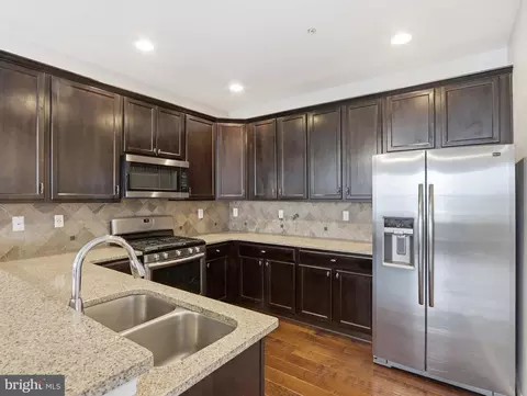 Kitchen - 132 Jacobia Dr #C-4, Pasadena, MD 21122 photo 2 of 4