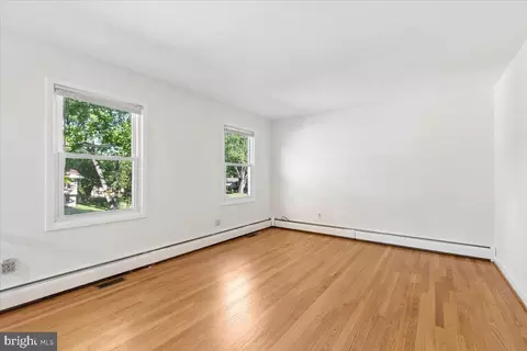 Living - 130 Brent Rd, Arnold, MD 21012 photo 6 of 7
