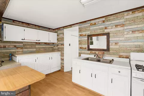 Kitchen - 17 2nd Ave, Baltimore, MD 21225 photo 3 of 4